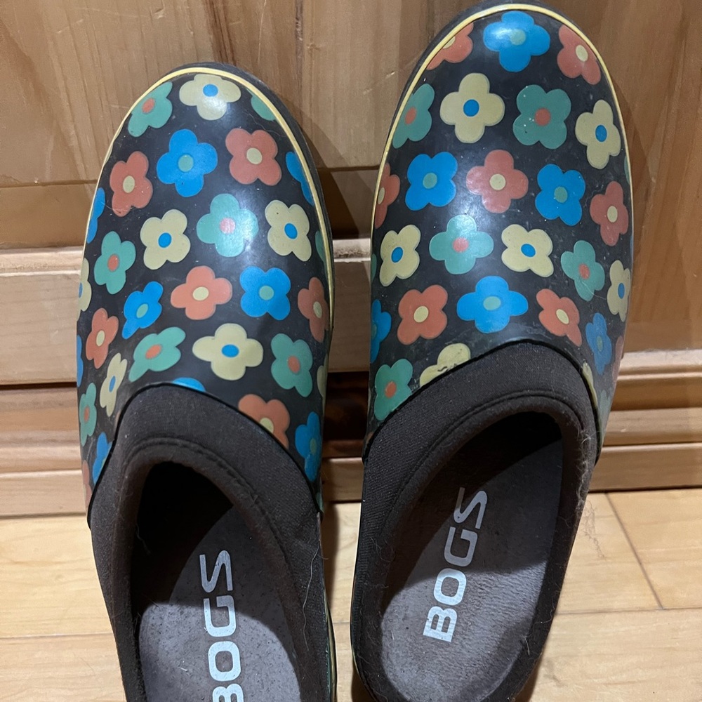 BOGS slide on garden slipper only used a handful of times